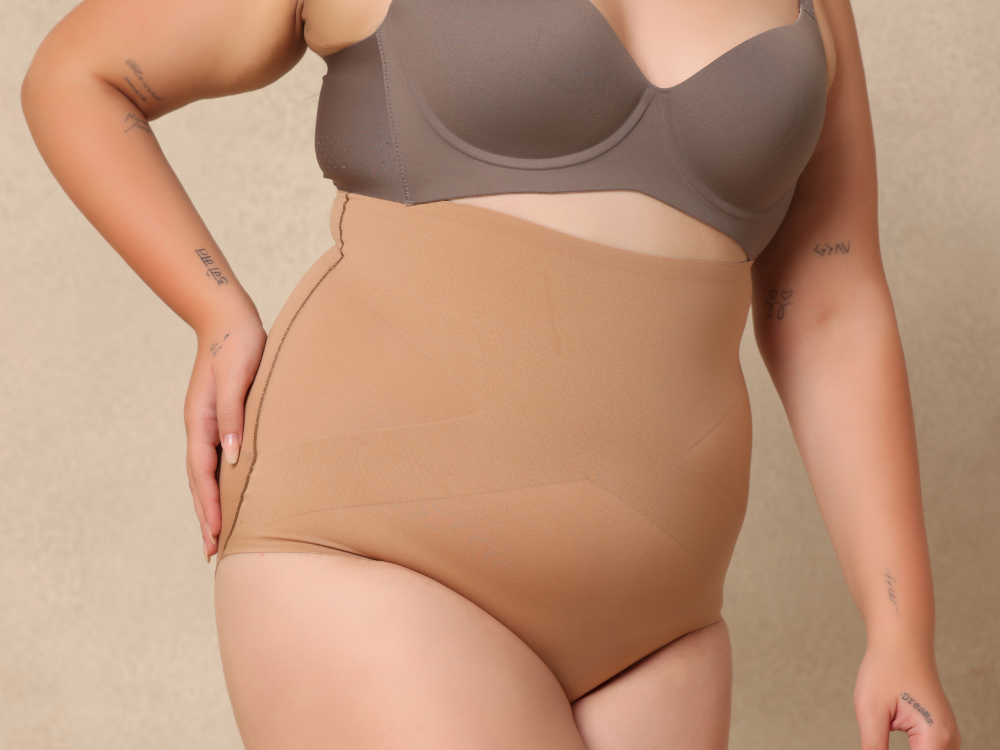 The Shapewear Guide for Apple-Shaped Bodies: Target the Right Zones